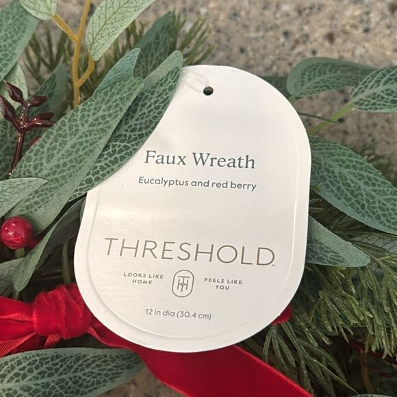 HOLIDAY Lot of 2 NEW Pillow Covers With Bonus Threshold NWT Wreath - Picture 10 of 11